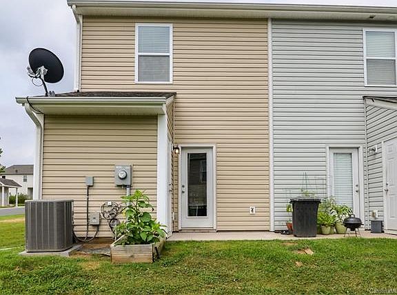 3rd image of 408 Kilberry Ln #70