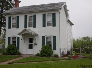 957 Mount Loretta Ave, Dubuque, IA 52003