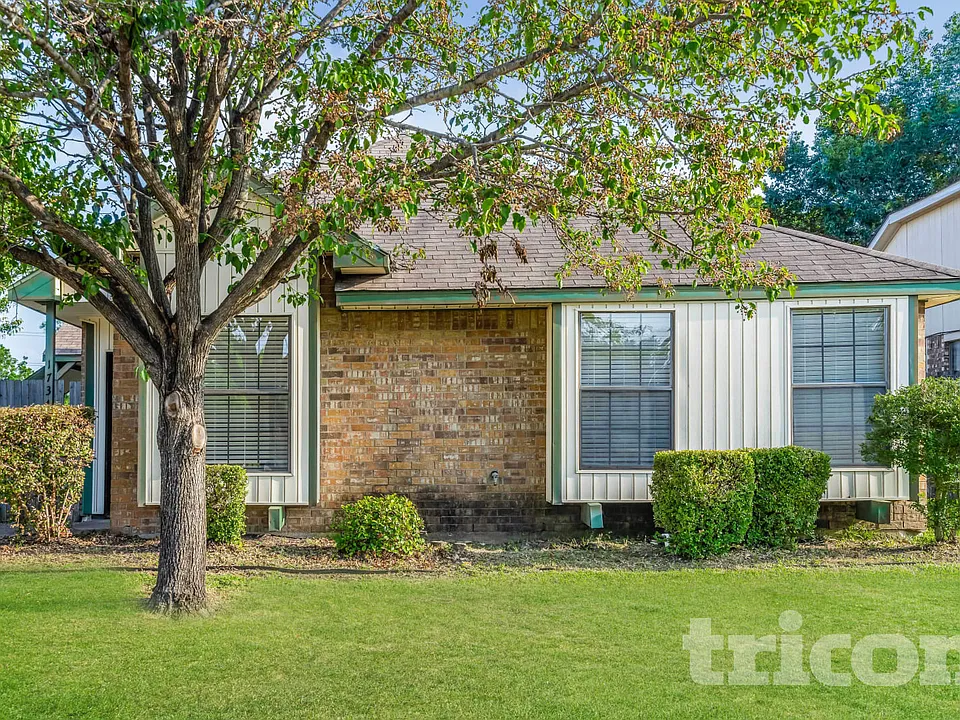 1734 Windmill Ln