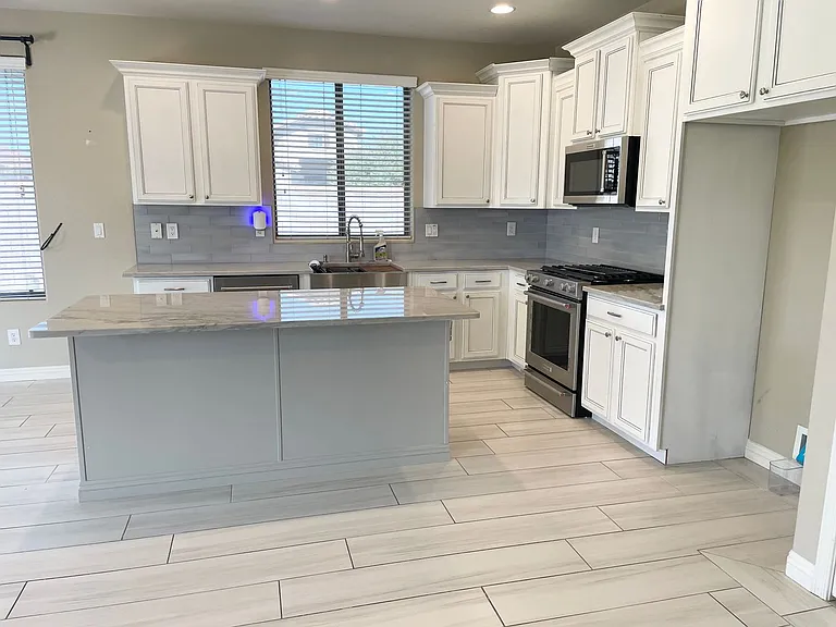 38205 W Montserrat St — Photo 13