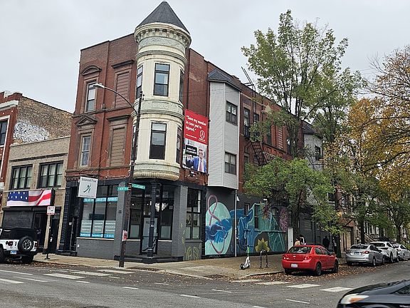 3rd image of 2325 W North Ave APT 2F