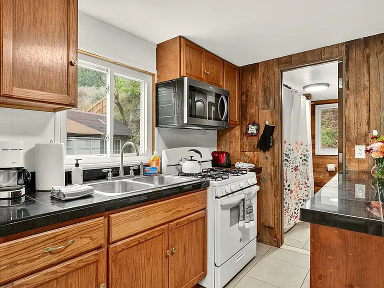 21504 Shady Ln — Photo 4