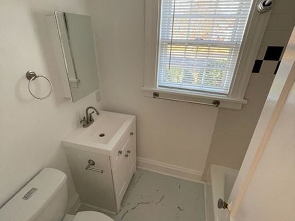 5th image of 4209 Grove Ave APT 1