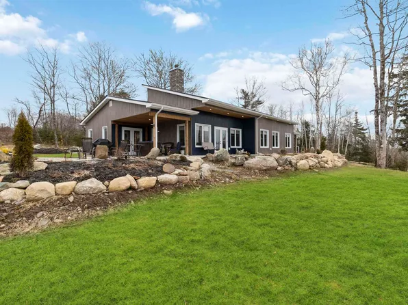 45 River Mill Ter, Lunenburg, NS B4V 9H6