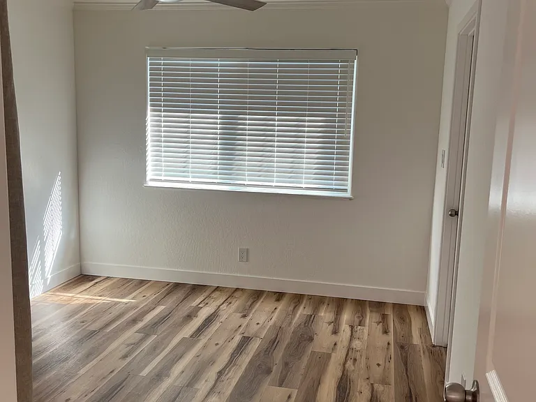12 Greenwood Ln #1 — Photo 7