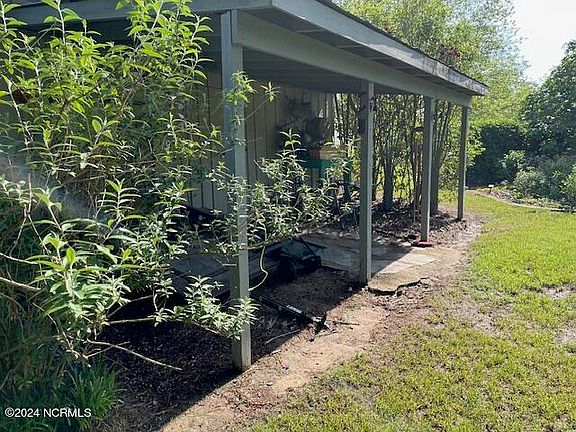 3rd image of 4884 Dorothy Lane
