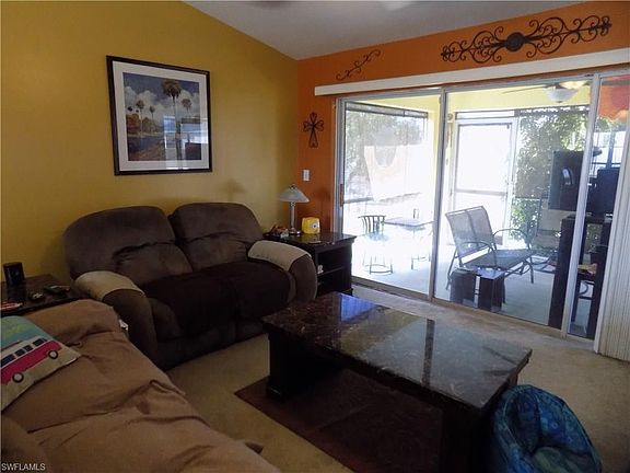 4th image of 821 NE 10th St