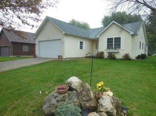 1803 Glyn Dr, Sandwich, IL 60548
