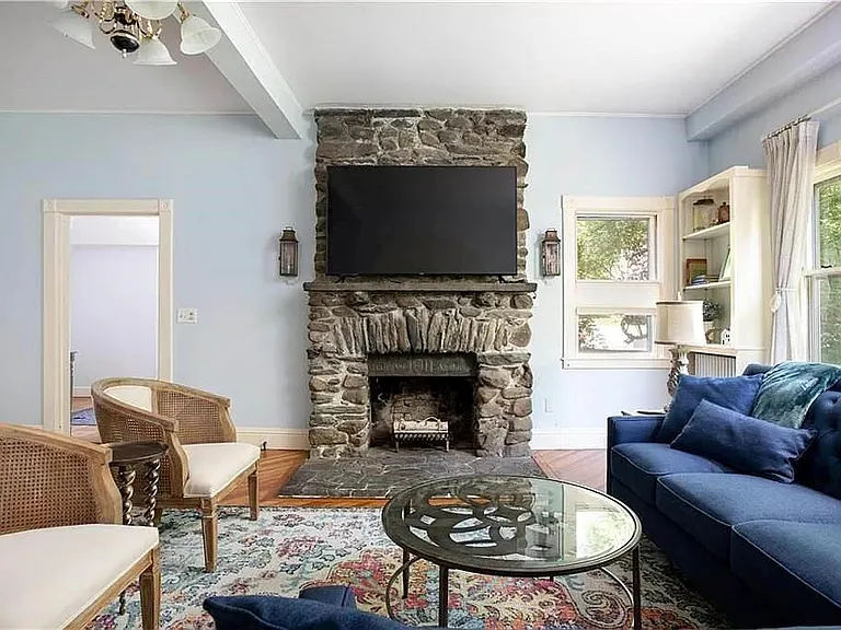 75 Green End Ave #1 — Photo 5