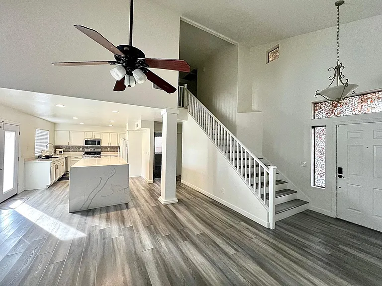 2721 S 108th Ave — Photo 17