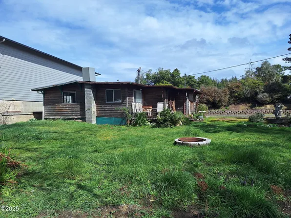 45 SE 63rd St, South Beach, OR 97366