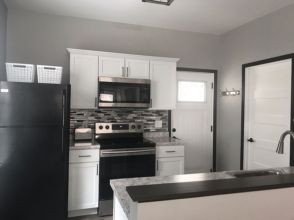 1st image of 1116 Birchmont Dr NE