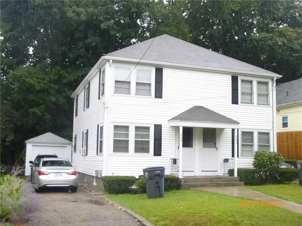 285 Knollwood Ave, Cranston, RI 02910