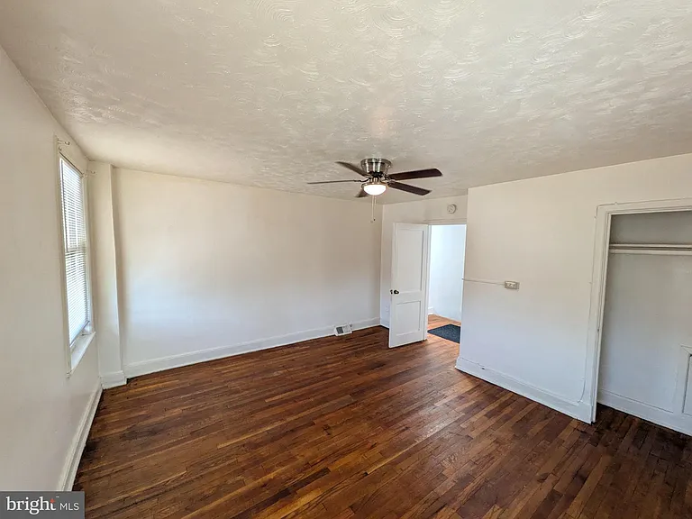 3018 Larue Sq E — Photo 49