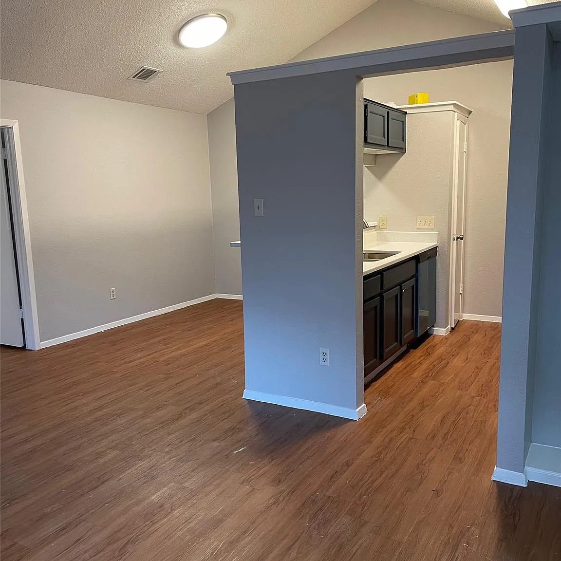 2 bed, 2.0 bath, 1821 sqft, $1,495 — Photo 3