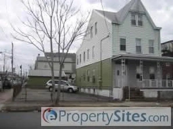 414-418 20th Ave, Paterson, NJ 07513