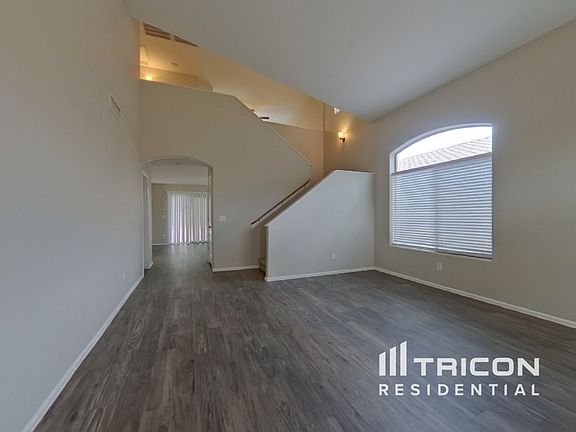 3rd image of 1074 E Palomino Way