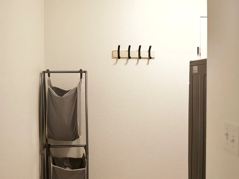 3114 W Mark Ln — Photo 17