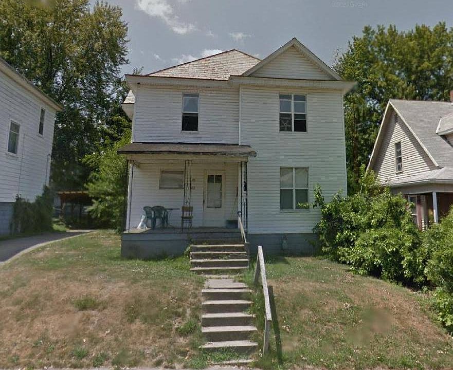 1st image of 415 N 8th St