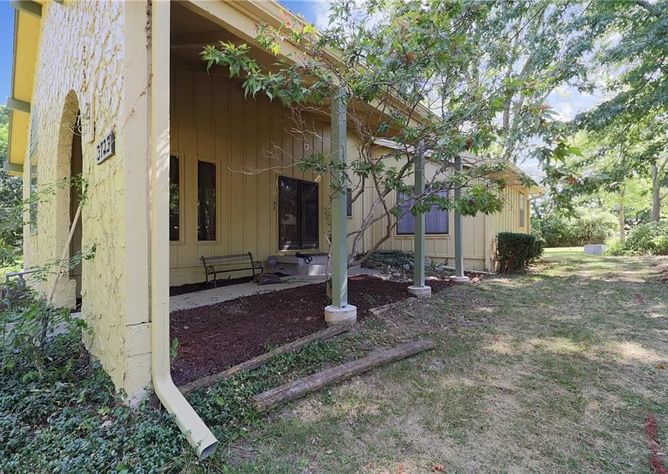 1st image of 3723 NE Beechwood Dr