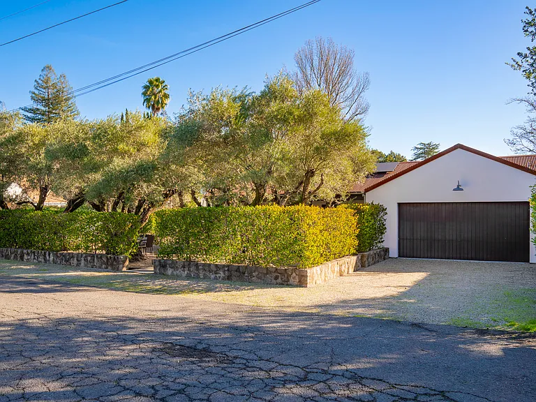 1811 Hillview Pl — Photo 43