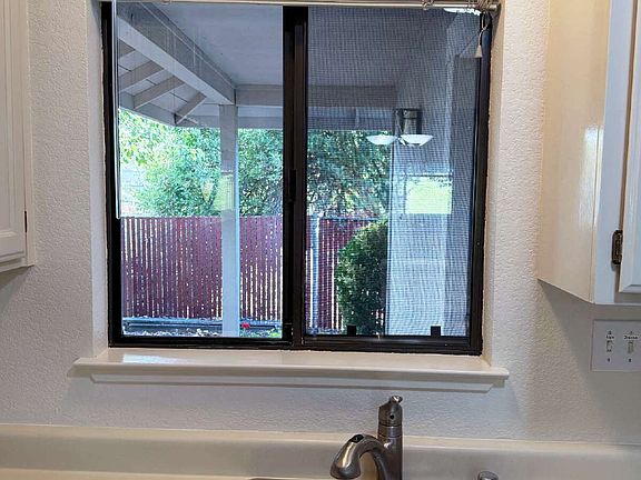 5th image of 691 Spring Ln