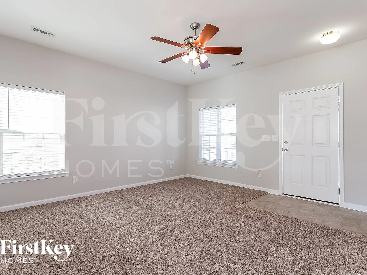 3 bed, 2.5 bath, 2370 sqft, $2,750 — Photo 3