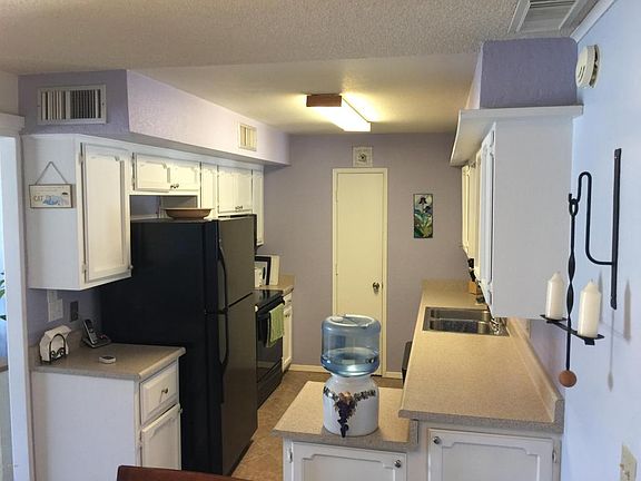 5th image of 209 N Bull Run Dr
