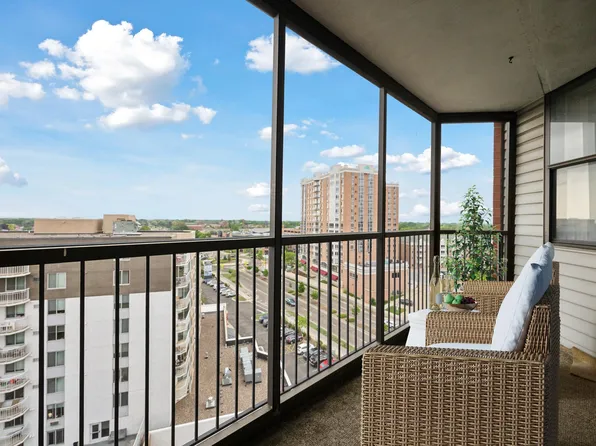 6500 Woodlake Dr APT 1004, Richfield, MN 55423