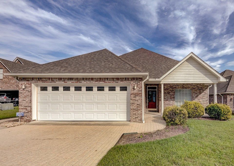 1st image of 310 Belize Ct