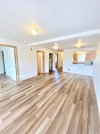 135-139 Prince Ave — Photo 6
