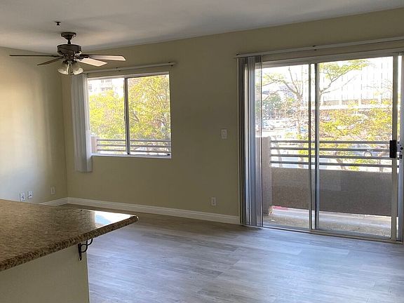 5th image of 701 S Kingsley Dr APT 204