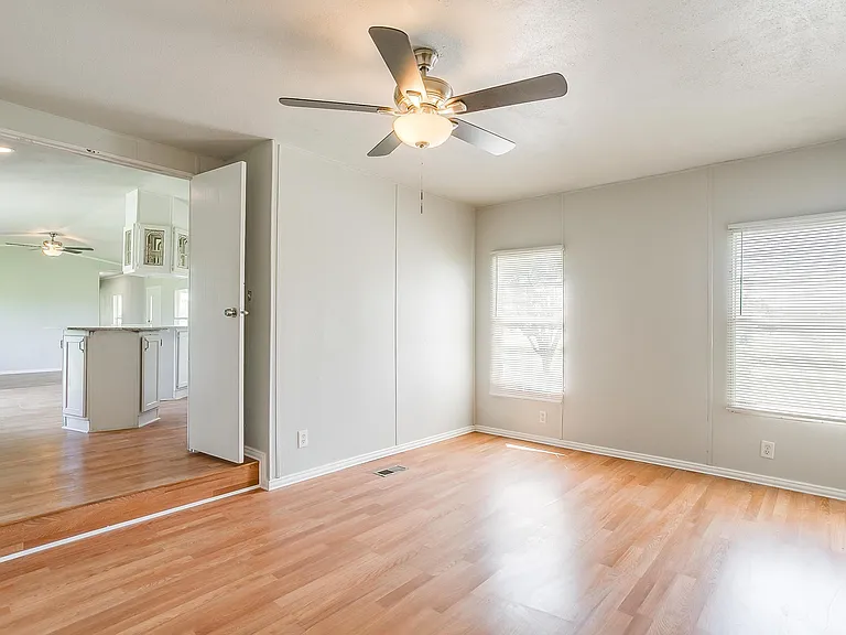 149 Valley Meadows Dr — Photo 6