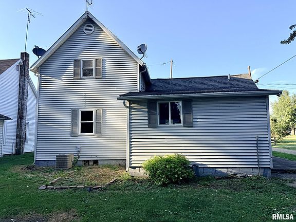 2nd image of 131 E Jefferson St