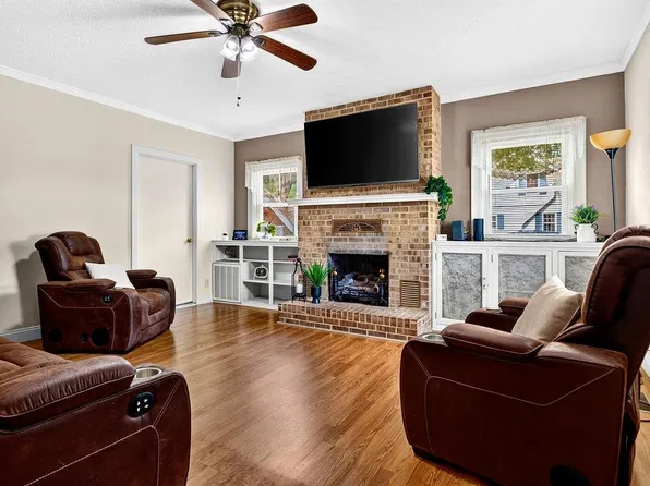 304 N Oak Ln, Waynesboro, VA 22980