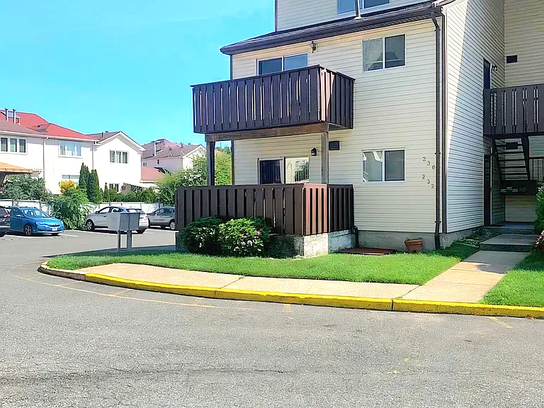 230 Timber Ridge Dr #2 — Photo 1