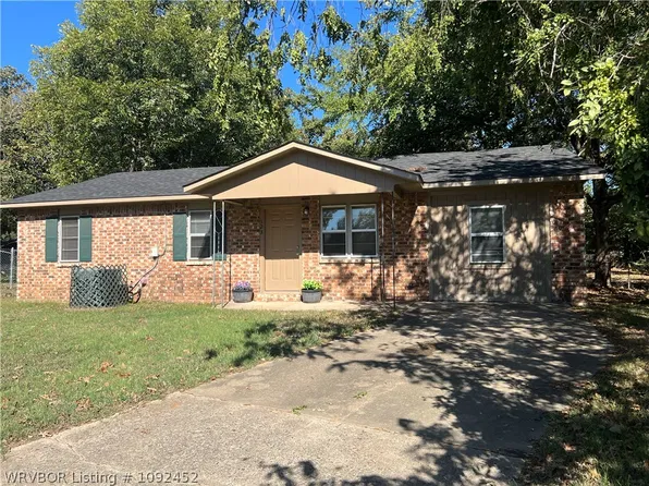 123 Gama Cir, Roland, OK 74954