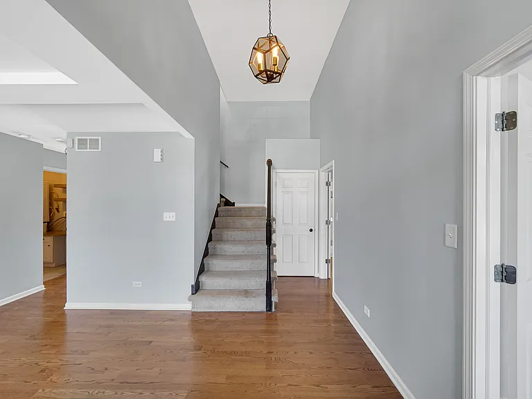 310 Cornwall Cir — Photo 21
