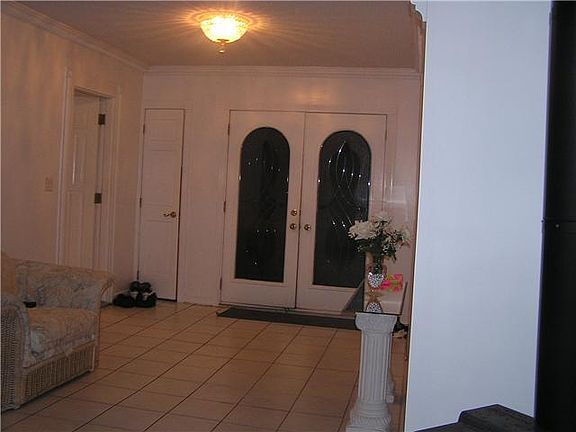 2nd image of 4825 Clifton Pkwy