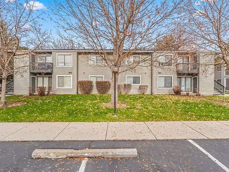 Hilton Street Apartments — Photo 16