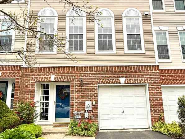 521 E Boxborough Dr, Wilmington, DE 19810