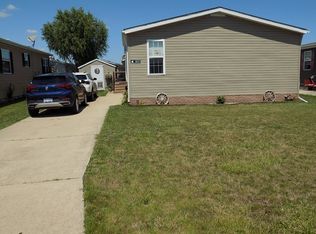Clubhouse/office, Carleton, MI 48117