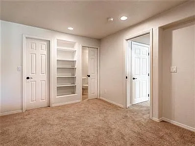 4 bed, 3.5 bath, 2150 sqft, $3,100 — Photo 4