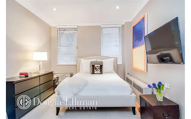 Sold by Douglas Elliman | media 19