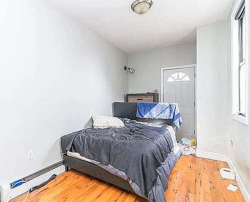 3rd image of 72 De Sales Pl APT 1R