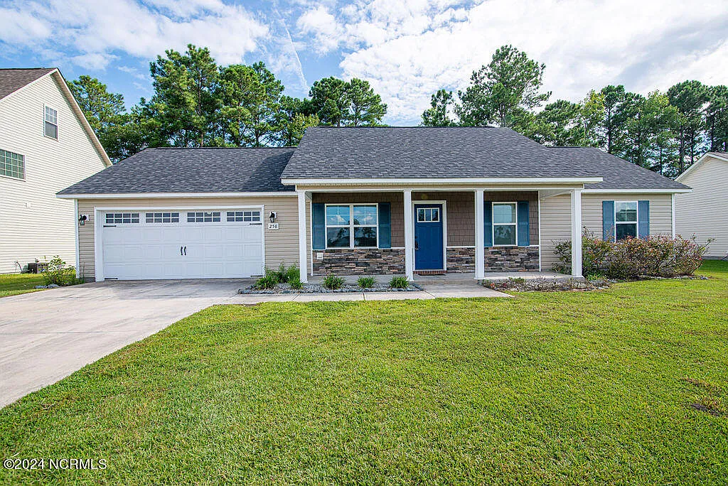 3 bed, 2.0 bath, 1220 sqft, $1,750 — Photo 1