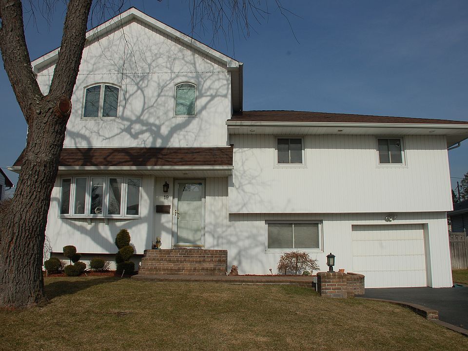 1st image of 19 Redwood Dr