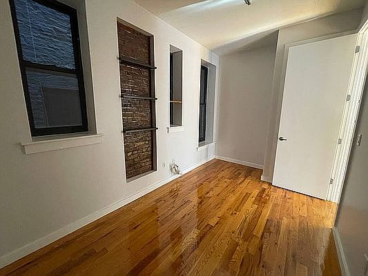 4th image of 1502 Bedford Ave #1L