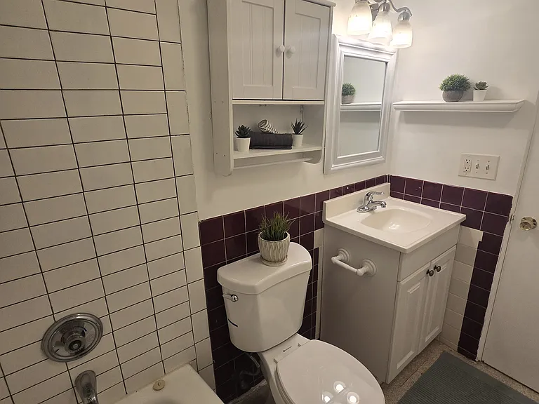Townvue Heights Apartments — Photo 6