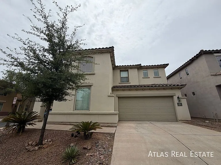 37 W Camino Rancho Palomas — Photo 1